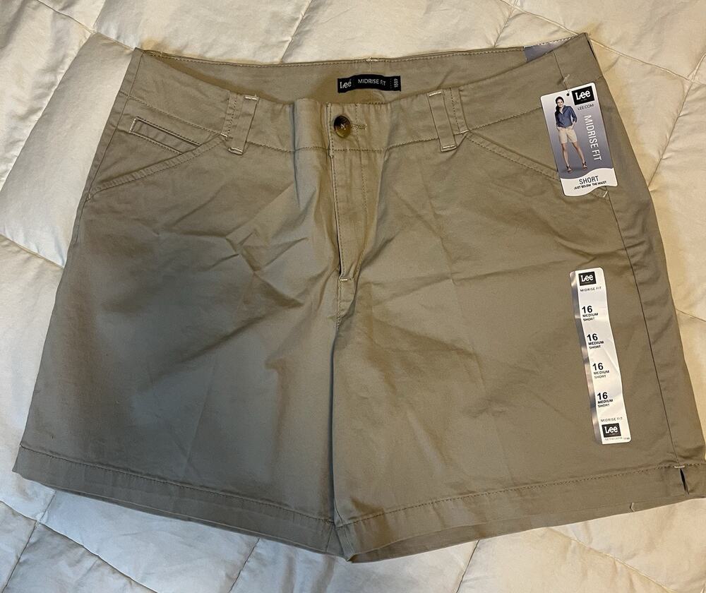 Lee Womens Mid Rise Fit Bungalow Shorts Size 16M Regular Fit Mid-Rise Tan
